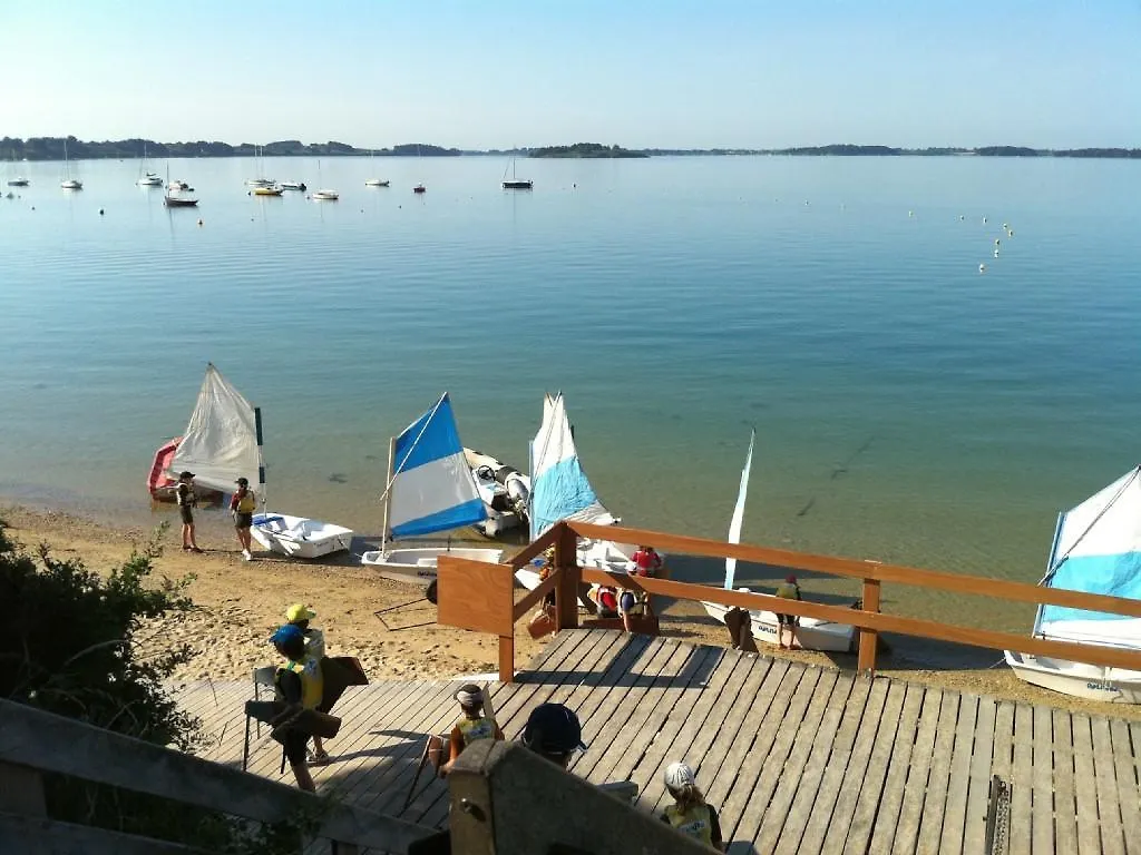 La Maison Des Iles & Spa Privatif Baden 0*,