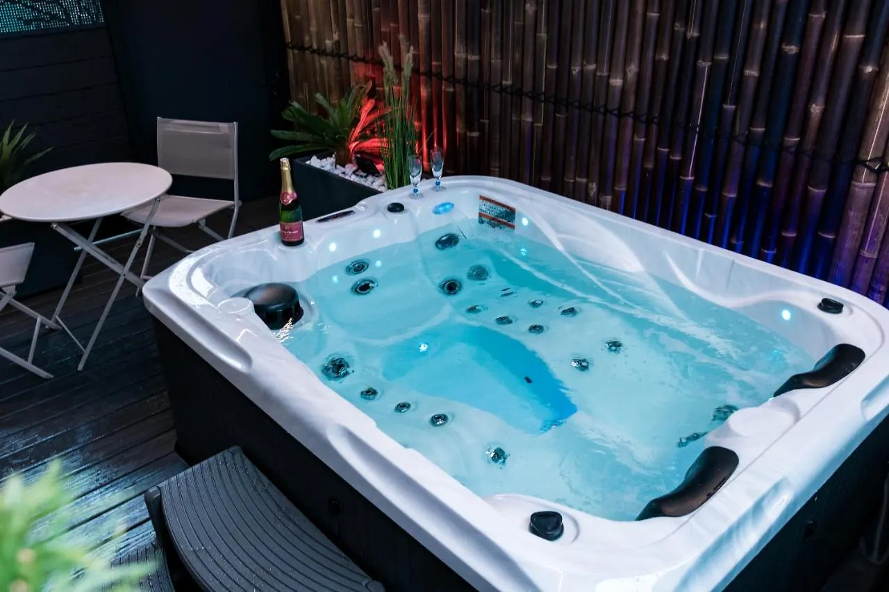 La Maison Des Iles & Spa Privatif Baden Holiday home