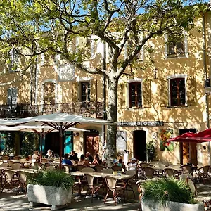 https://au-coeur-du-village-provencal.fr-provencehotel.com